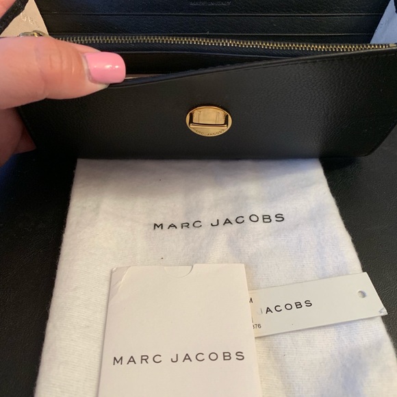 Marc Jacobs Wallet - Picture 3 of 8
